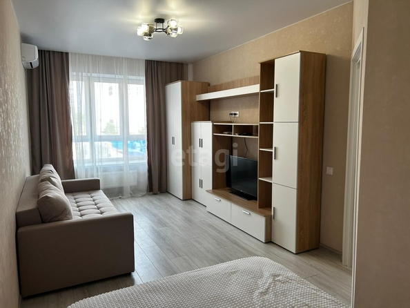 
  Сдам в аренду 1-комнатную квартиру, 37 м², Краснодар

. Фото 2.