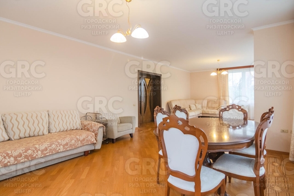 
  Продается 4-комн. квартира 205.6 м². Фото 3.