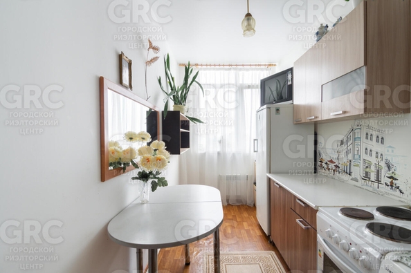 
   Продам 2-комнатную, 44 м², Вишневый пер, 85б

. Фото 3.