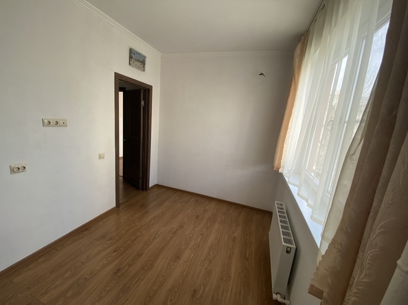 
   Продам 1-комнатную, 32 м², Рождественская ул, 54

. Фото 3.