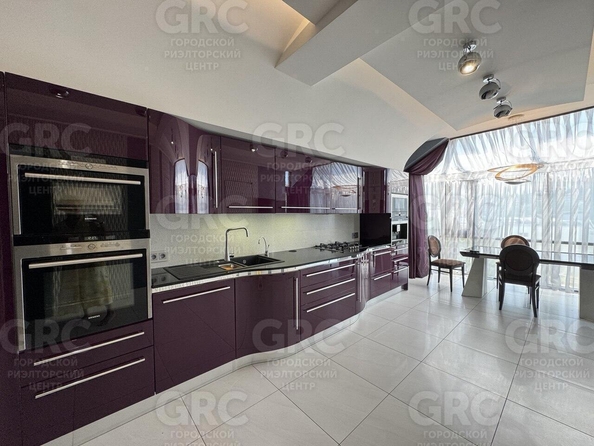 
  Продается 4-комн. квартира, 189 м², Пирогова ул, д. 40А
. Фото 1.
