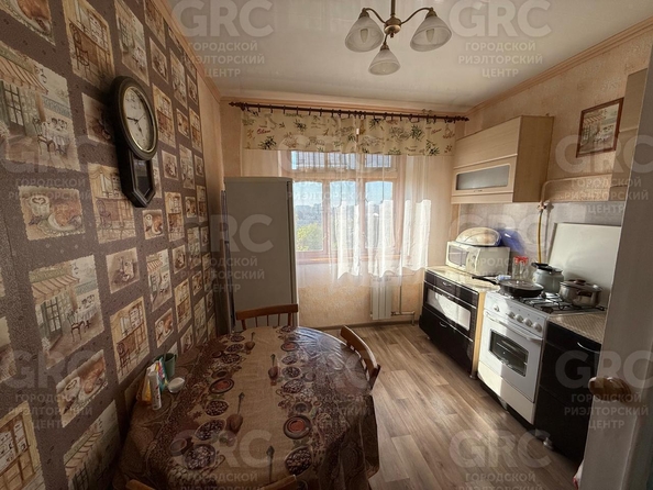 
   Продам 2-комнатную, 56.5 м², Молокова ул, 24

. Фото 2.