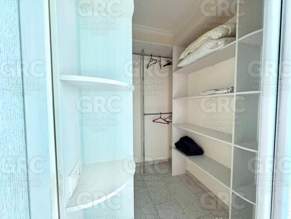 
  Продается 3-комн. квартира, 71.8 м², Туапсинская ул, д. 2Б
. Фото 6.