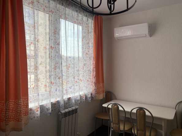 
   Продам 1-комнатную, 34 м², Рождественская ул, 42

. Фото 4.