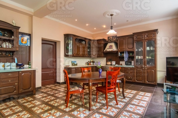 
   Продам коттедж, 320 м², Сочи

. Фото 11.