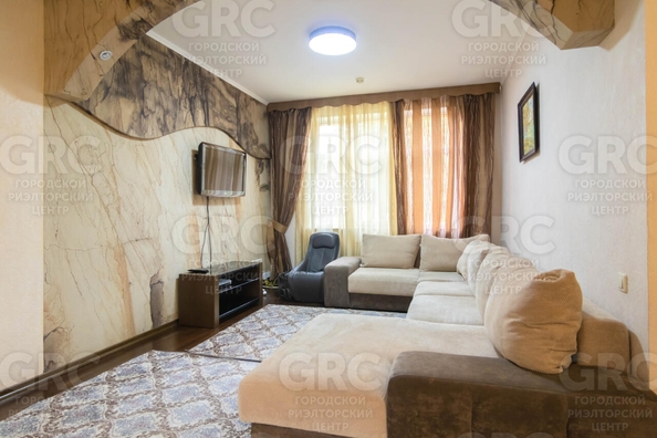 
   Продам дом, 280 м², Сочи

. Фото 2.