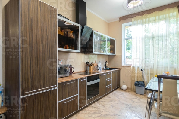 
   Продам дом, 280 м², Сочи

. Фото 5.