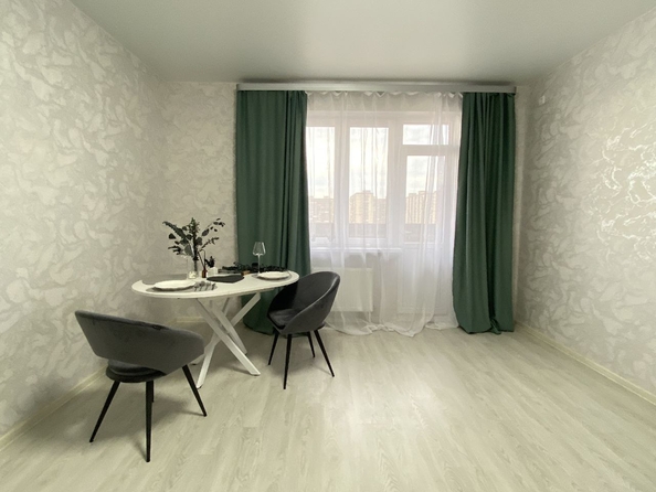 
   Продам 2-комнатную, 65 м², Позднякова ул, 2 к12

. Фото 1.