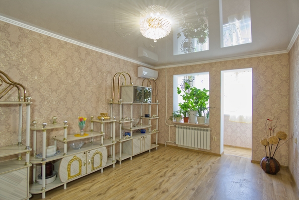 
   Продам 3-комнатную, 78 м², Чекистов пр-кт

. Фото 1.