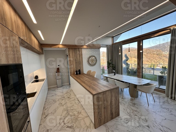 
   Продам дом, 300 м², Сочи

. Фото 6.