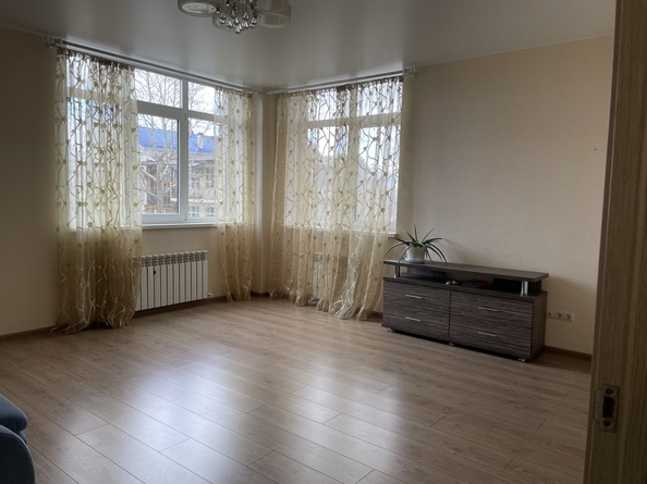 
  Продается 2-комн. квартира, 79 м², Гребенская ул, д. 66
. Фото 1.