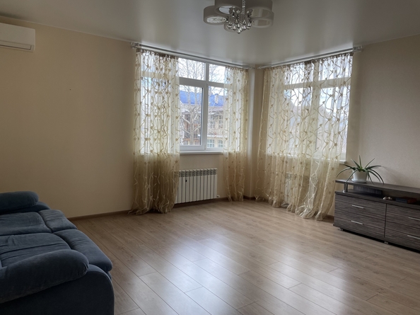 
  Продается 2-комн. квартира, 79 м², Гребенская ул, д. 66
. Фото 2.