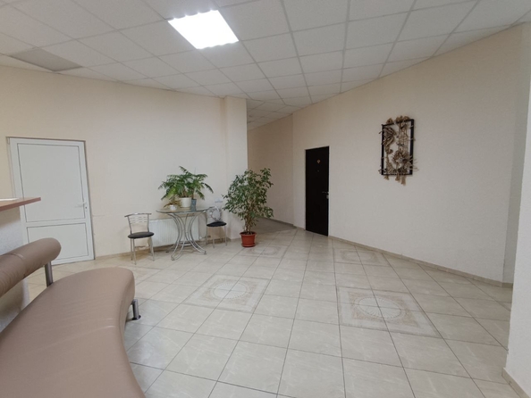 
  Продается 2-комн. квартира, 75 м², Кирова ул, д. 1
. Фото 25.