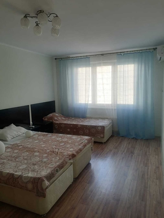 
  Продается 2-комн. квартира, 65 м², Ленина ул, д. 192
. Фото 2.
