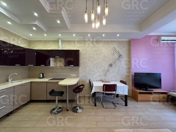 
  Продается 3-комн. квартира, 82.6 м², Дмитриевой ул, д. 5
. Фото 2.