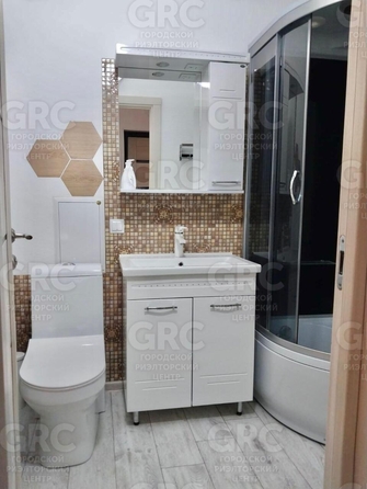 
  Продается 3-комн. квартира, 55.4 м², Учительская ул, д. 33
. Фото 7.
