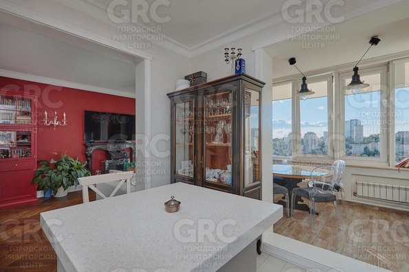 
   Продам 4-комнатную, 140 м², Юных Ленинцев ул, 10

. Фото 14.