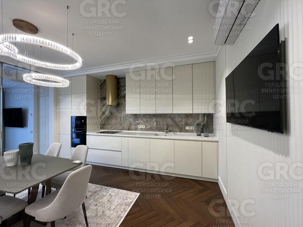 
  Продается 2-комн. квартира, 63 м², Парковая ул, д. 5
. Фото 16.