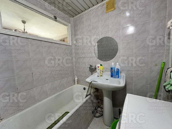 
  Продается 2-комн. квартира, 55 м², Альпийская ул, д. 15
. Фото 5.