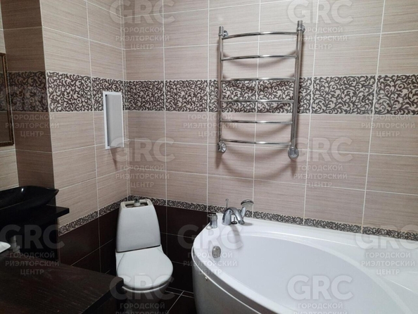 
  Продается 1-комн. квартира, 47 м², Вишневая ул, д. 35
. Фото 8.
