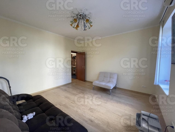
  Продается 2-комн. квартира, 60 м², Конституции СССР ул, д. 22
. Фото 2.