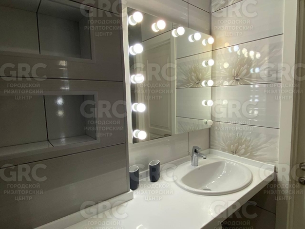 
  Продается 2-комн. квартира, 54 м², Водораздельная ул, д. 2
. Фото 11.