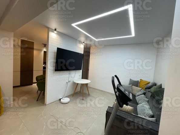 
  Продается 4-комн. квартира, 97 м², Дагомысский пер, д. 6
. Фото 6.