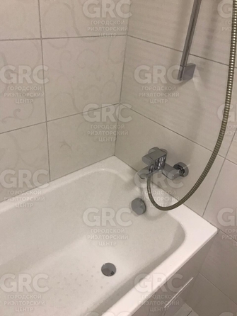 
  Продается 1-комн. квартира, 47.7 м², Дмитриевой ул, д. 5
. Фото 8.