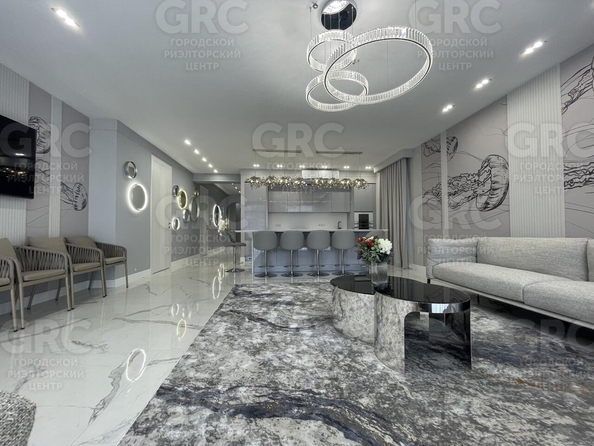 
  Продается 4-комнатный апартамент, 250 м², Черноморская ул, д. 4Д
. Фото 1.