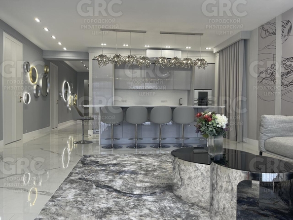 
  Продается 4-комнатный апартамент, 250 м², Черноморская ул, д. 4Д
. Фото 2.