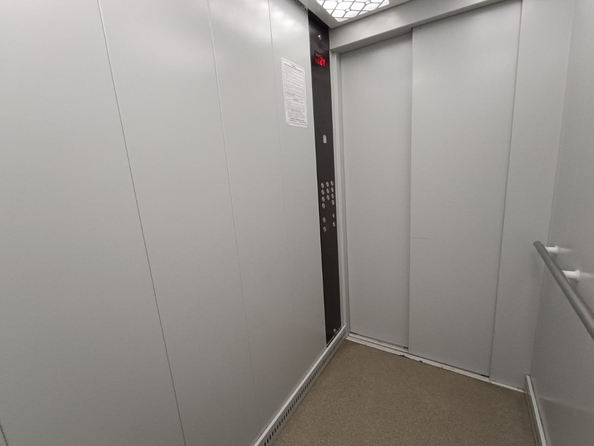 
   Продам 1-комнатную, 40 м², Кирова ул, 1

. Фото 8.