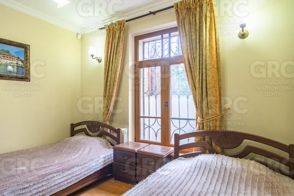 
   Продам дом, 240 м², Сочи

. Фото 12.