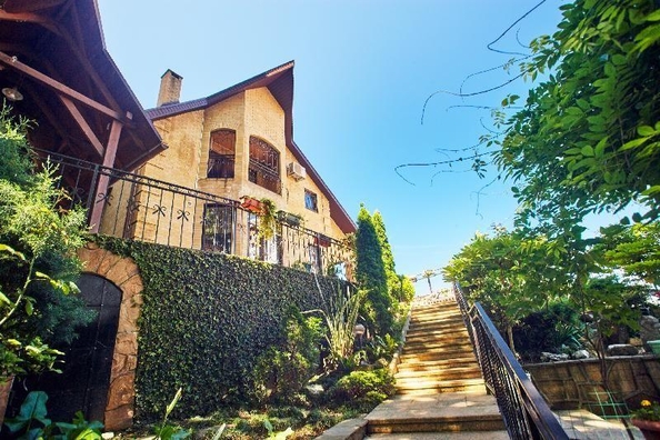 
  Продается дом, 300 м², Сочи
. Фото 1.