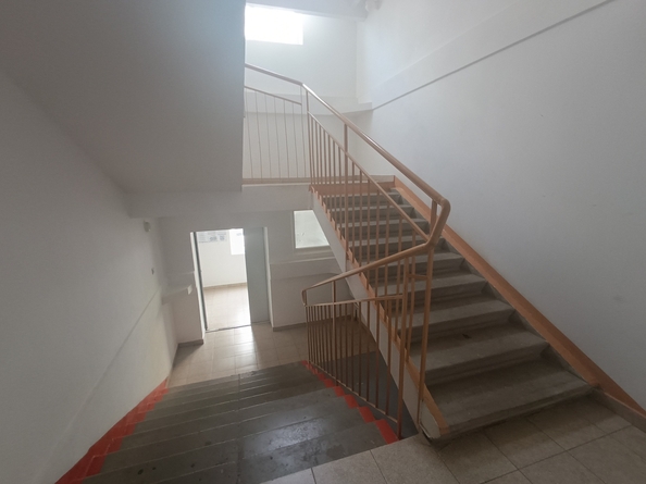 
   Продам 1-комнатную, 42 м², Ленина ул, 233

. Фото 24.