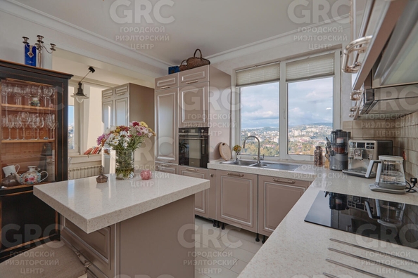 
  Продается 3-комн. квартира, 140 м², Юных Ленинцев ул, д. 10
. Фото 7.