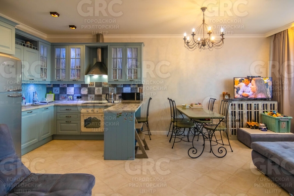 
  Продается 4-комн. квартира, 200 м², Ландышевая ул, д. 77/9
. Фото 10.