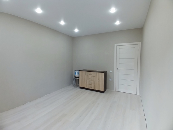 
  Продается 1-комн. квартира, 35 м², Рождественская ул, д. 52
. Фото 3.