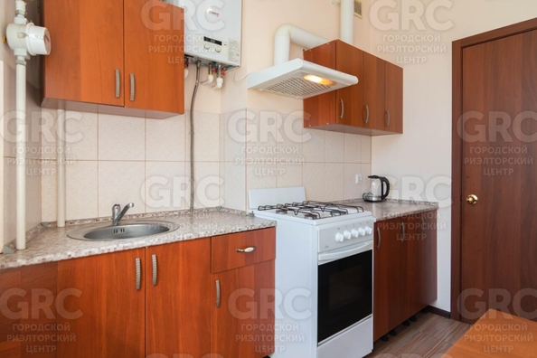 
  Продается 1-комн. квартира, 27.6 м², Краснодонская ул, д. 57
. Фото 2.
