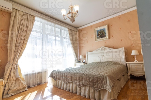 
  Продается 3-комн. квартира, 156 м², Учительская ул, д. 18а
. Фото 1.