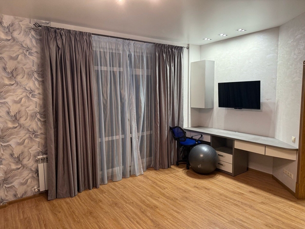
  Продается 2-комн. квартира, 70 м², Пограничная ул
. Фото 10.