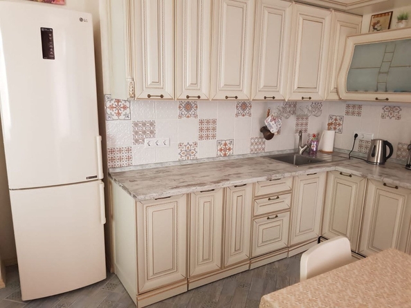 
  Продается 2-комн. квартира, 64 м², Верхняя ул
. Фото 2.