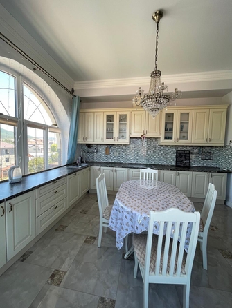 
  Продается 4-комн. квартира, 136 м², Новороссийская ул
. Фото 3.