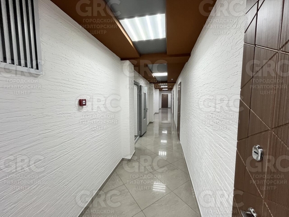 
  Продается 3-комн. квартира, 85.5 м², Полтавская ул, д. 54
. Фото 9.