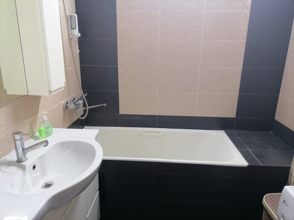 
  Продам 2-комн. квартиру, 70.1 м², Сормовская ул, д. 202/1
. Фото 14.