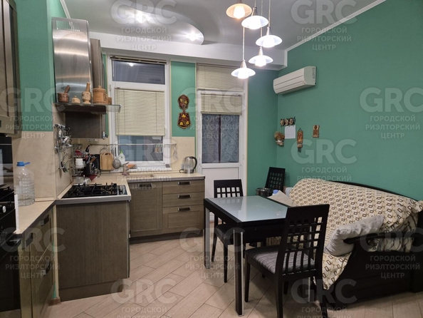 
  Продается 2-комн. квартира, 63 м², Сухумское шоссе ул, д. 13/7
. Фото 2.