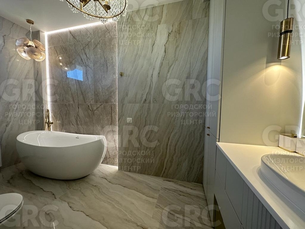 
  Продается 4-комн. квартира, 150 м², Роз ул, д. 52
. Фото 3.