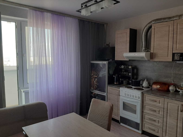 
  Продается 2-комн. квартира, 57 м², Ленина ул, д. 233
. Фото 2.