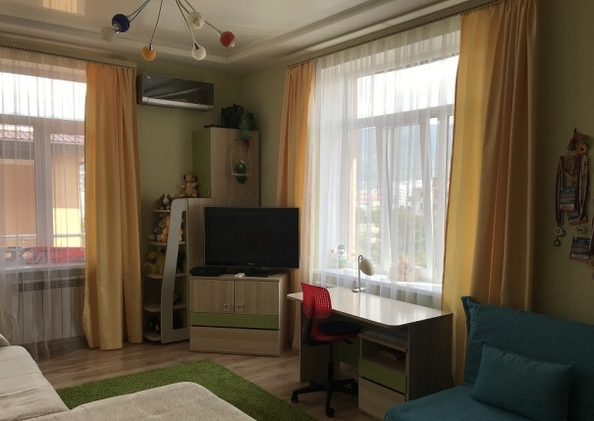 
  Продается 2-комн. квартира, 79 м², Вишневая ул, д. 25
. Фото 2.