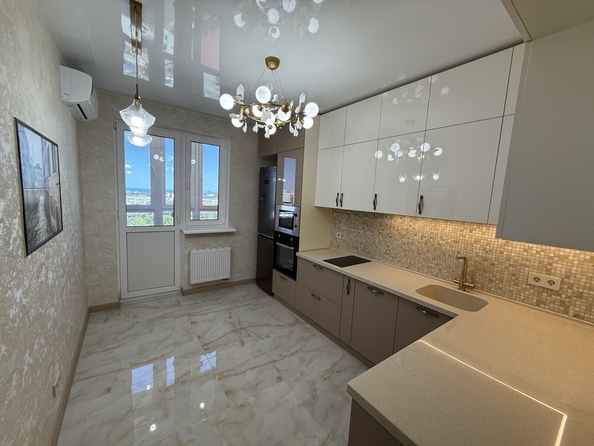 
  Продается 2-комн. квартира, 58 м², Омелькова ул, д. 93
. Фото 2.