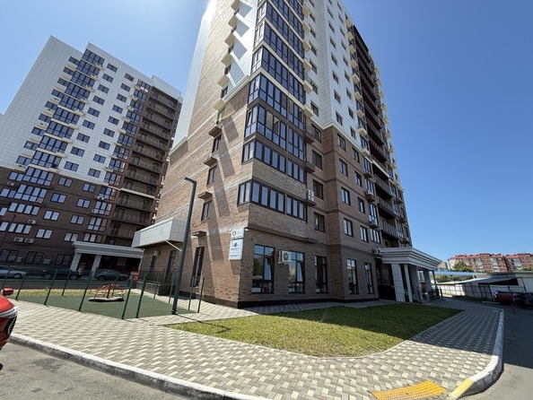 
  Продается 2-комн. квартира, 58 м², Омелькова ул, д. 93
. Фото 38.